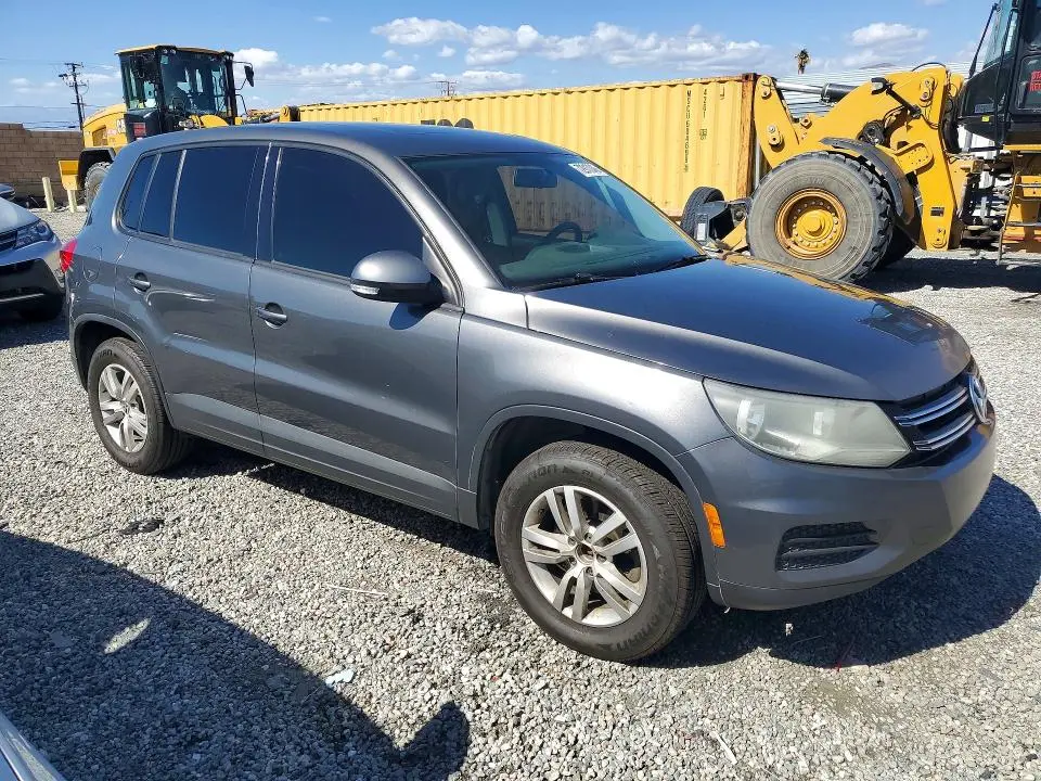 2013 VOLKSWAGEN TIGUAN S  