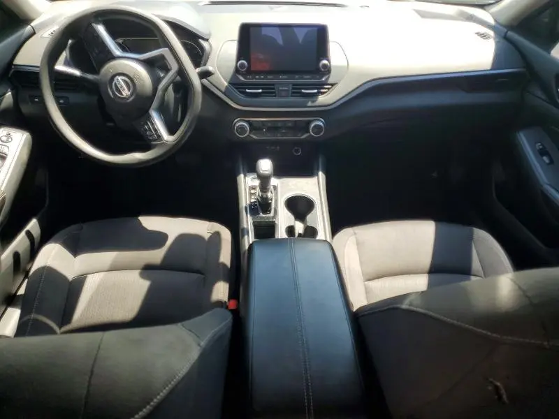 2022 NISSAN ALTIMA SV  