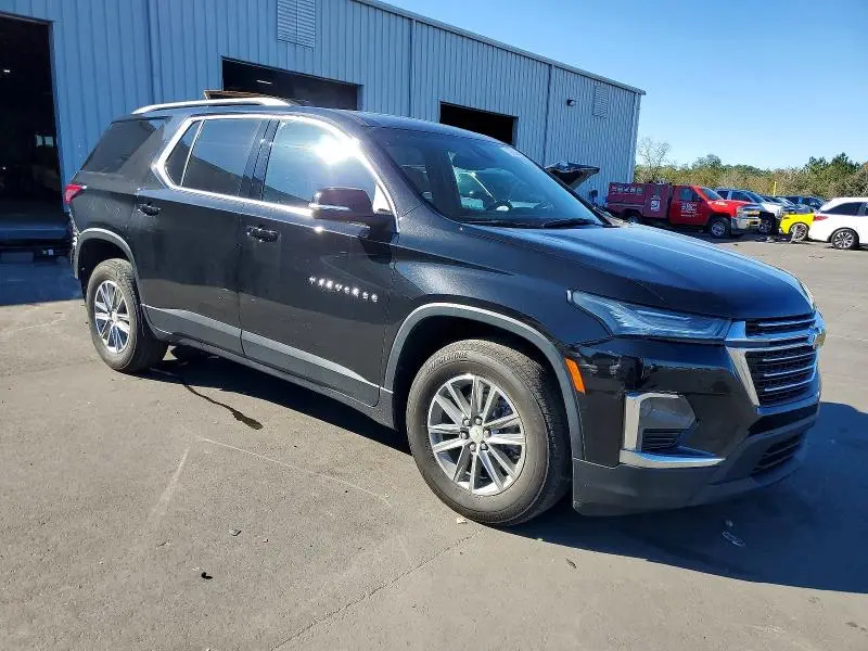 2023 CHEVROLET TRAVERSE LT  