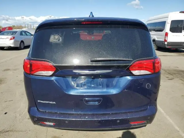 2017 CHRYSLER PACIFICA LX  