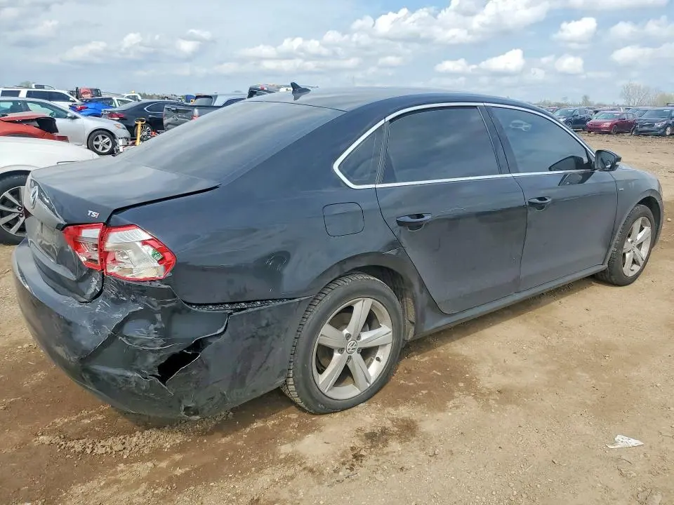 2015 VOLKSWAGEN PASSAT S  
