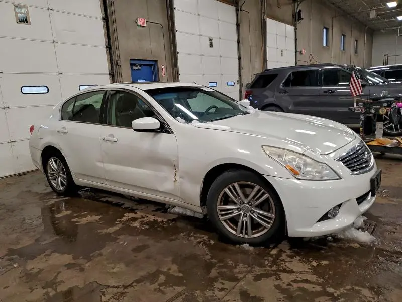 2013 INFINITI G37   