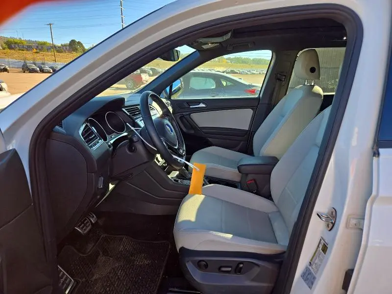 2021 VOLKSWAGEN TIGUAN SE  