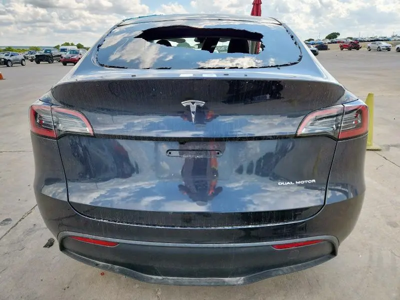 2025 TESLA MODEL Y   