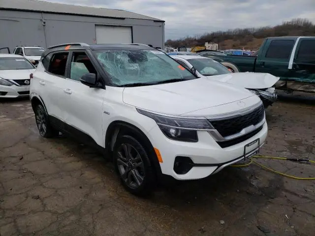 2021 KIA SELTOS S  