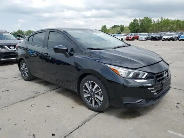 2023 NISSAN VERSA SV  