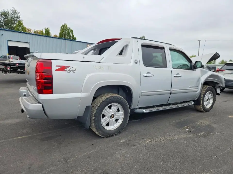 2013 CHEVROLET AVALANCHE LT  
