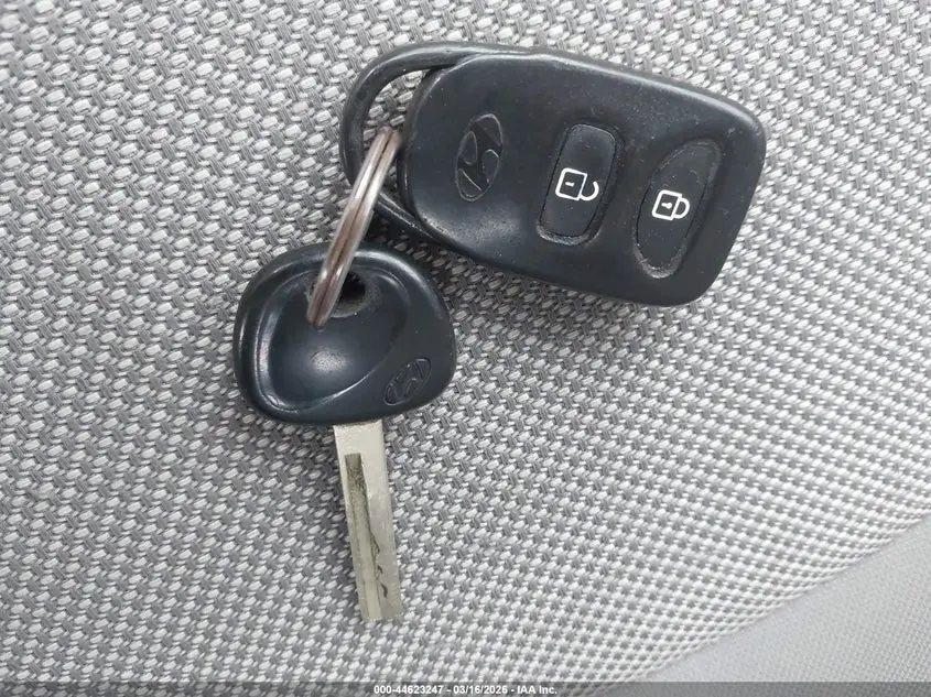 2012 HYUNDAI ACCENT GS