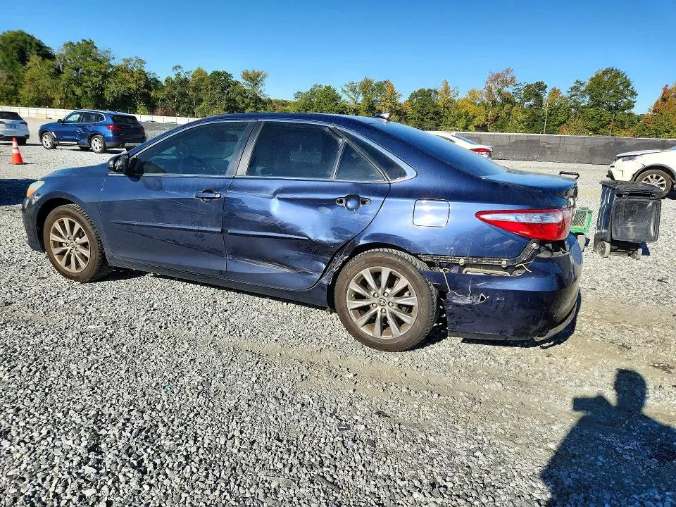 2016 TOYOTA CAMRY XLE  