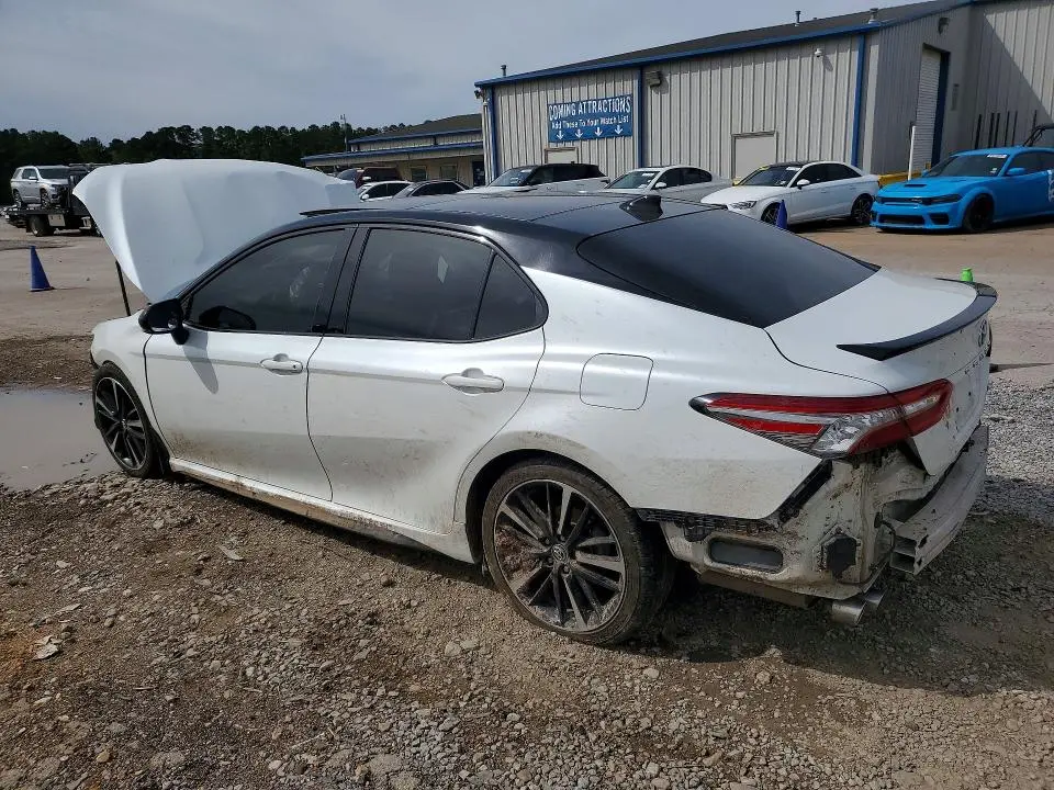 2019 TOYOTA CAMRY XSE  