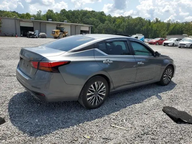 2023 NISSAN ALTIMA SV  