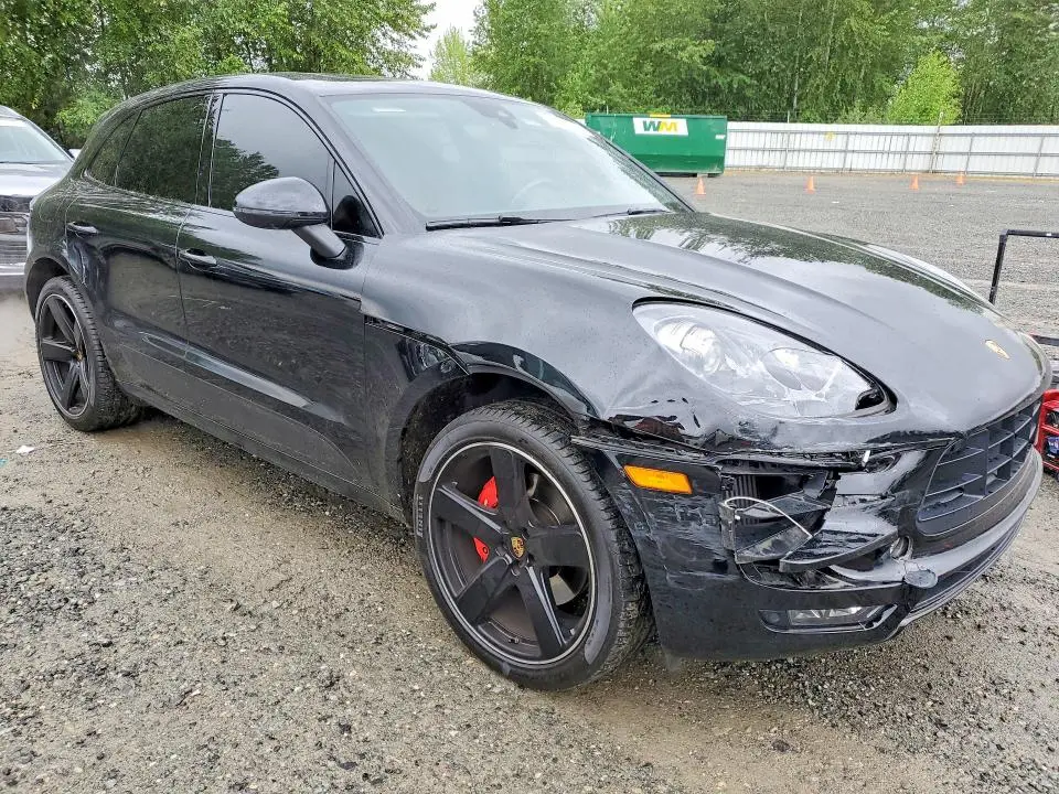 2018 PORSCHE MACAN GTS  