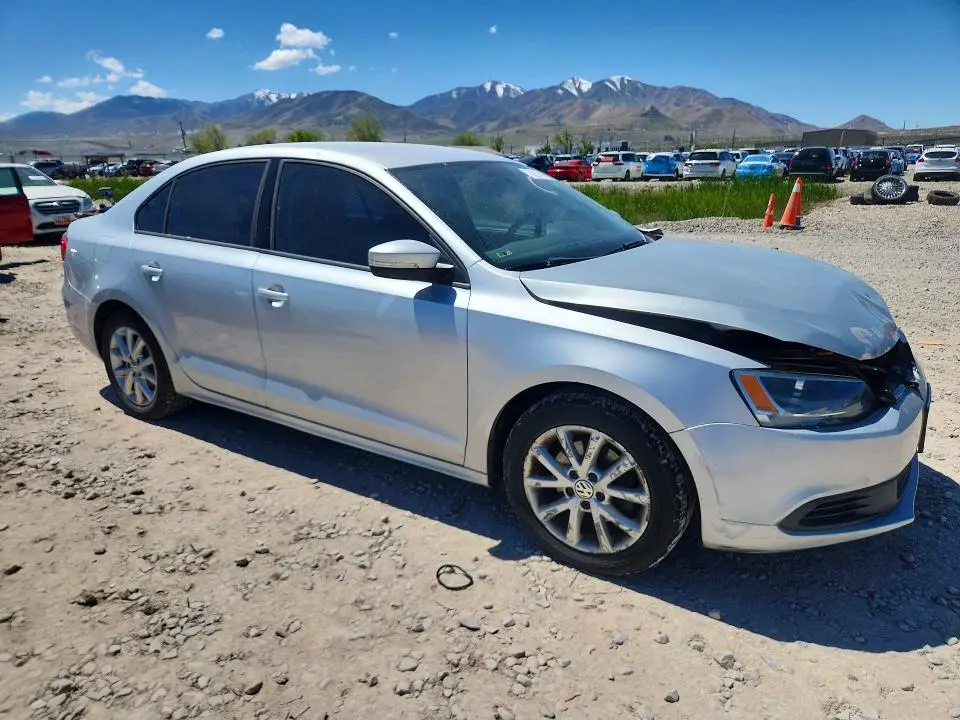 2012 VOLKSWAGEN JETTA SE  