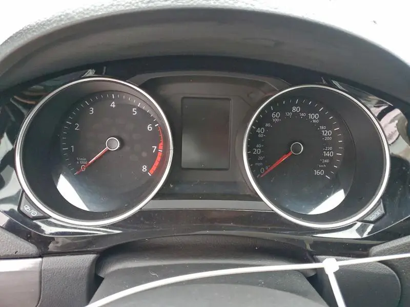 2016 VOLKSWAGEN JETTA SPORT  