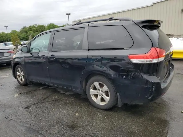 2013 TOYOTA SIENNA LE  