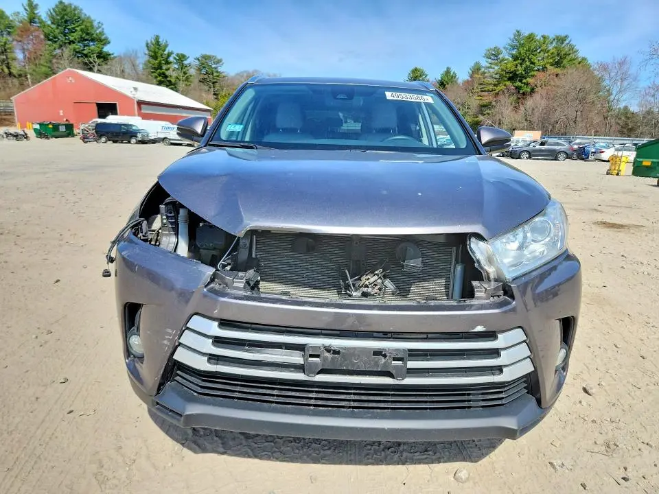 2019 TOYOTA HIGHLANDER XLE  