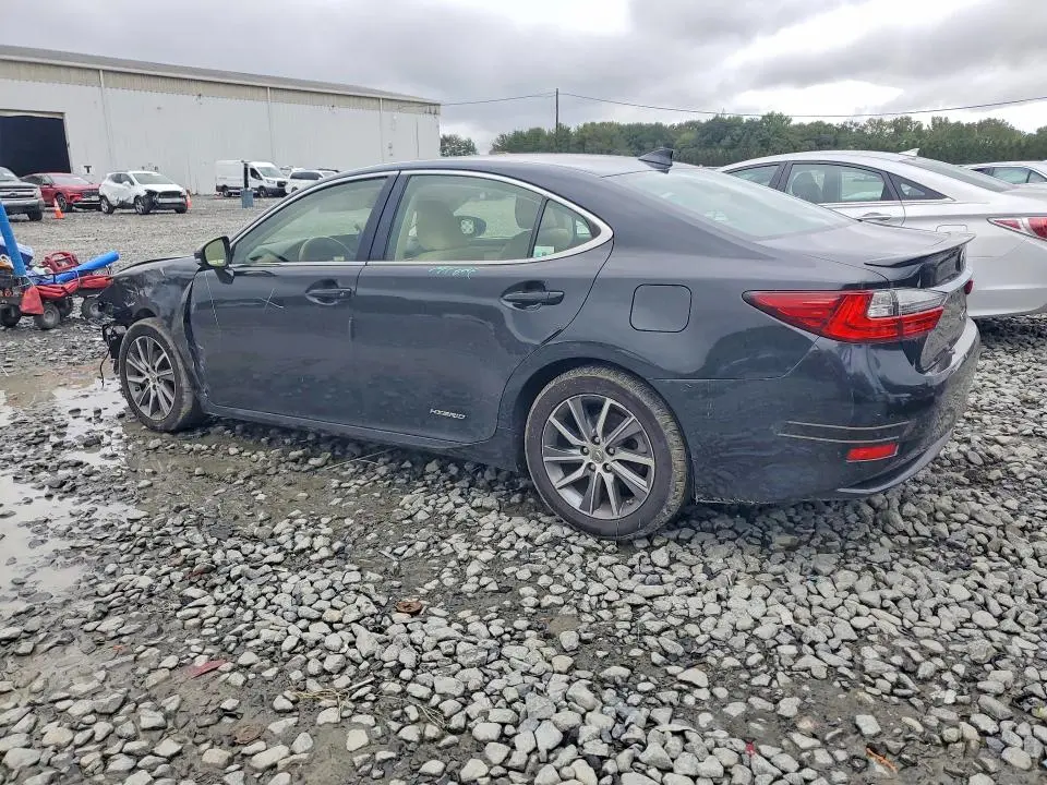 2017 LEXUS ES 300H  