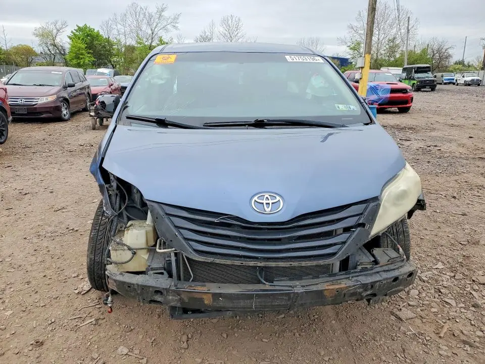 2015 TOYOTA SIENNA L 7-PASSENGER  