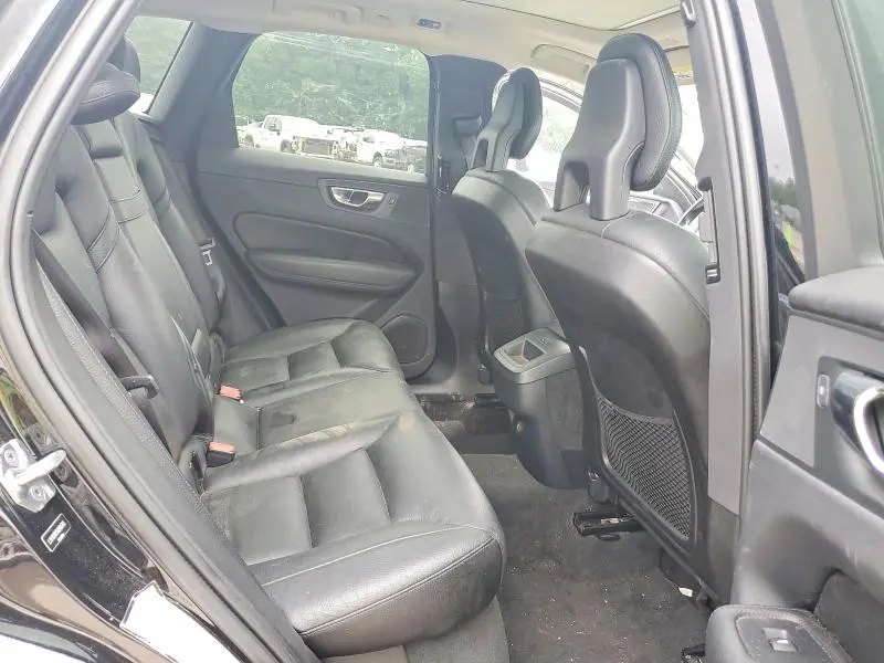 2019 VOLVO XC60 T5  