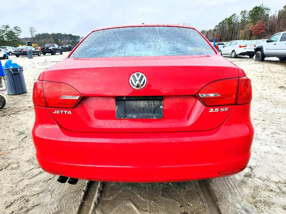 2013 VOLKSWAGEN JETTA SE  