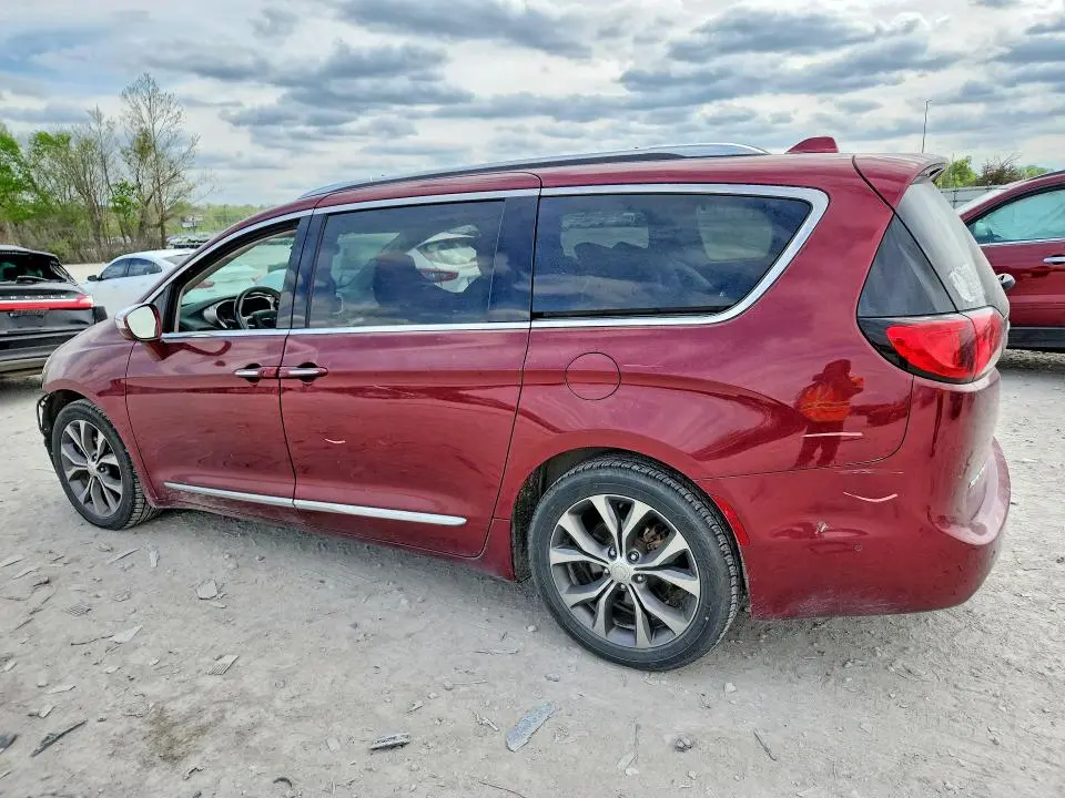 2017 CHRYSLER PACIFICA LIMITED  