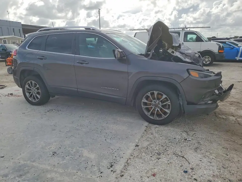 2019 JEEP CHEROKEE LATITUDE PLUS  