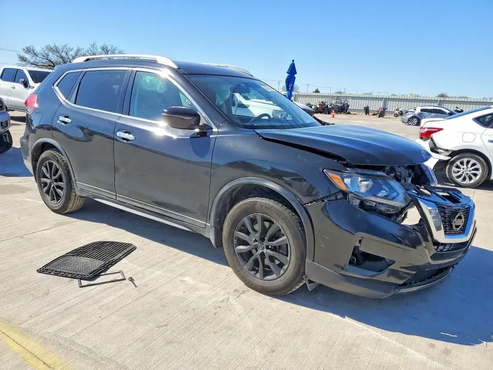 2017 NISSAN ROGUE SV  