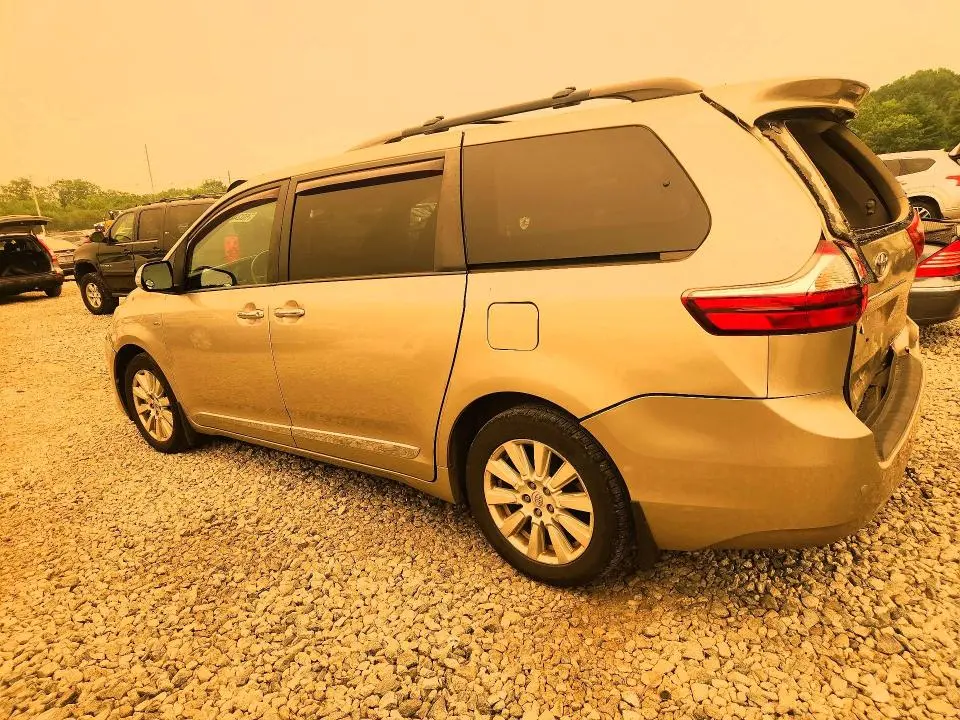 2017 TOYOTA SIENNA LIMITED PREMIUM 7-PASSENGER  