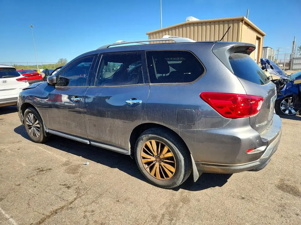 2017 NISSAN PATHFINDER SV  