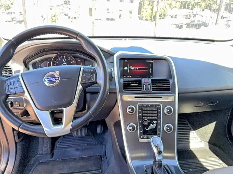 2016 VOLVO XC60 T5 PREMIER  