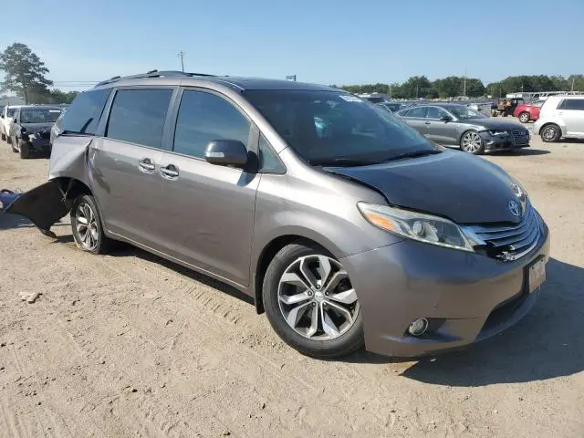 2015 TOYOTA SIENNA XLE