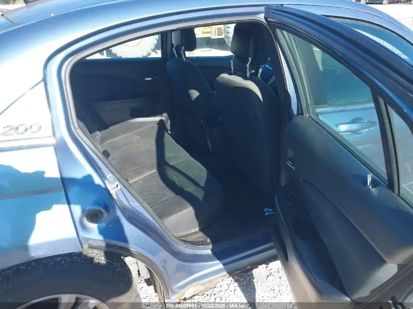 2011 CHRYSLER 200 TOURING