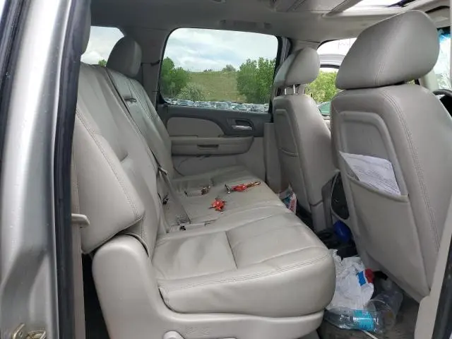 2011 CHEVROLET SUBURBAN K1500 LT  