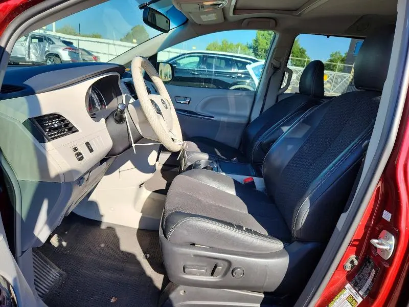 2013 TOYOTA SIENNA SPORT  