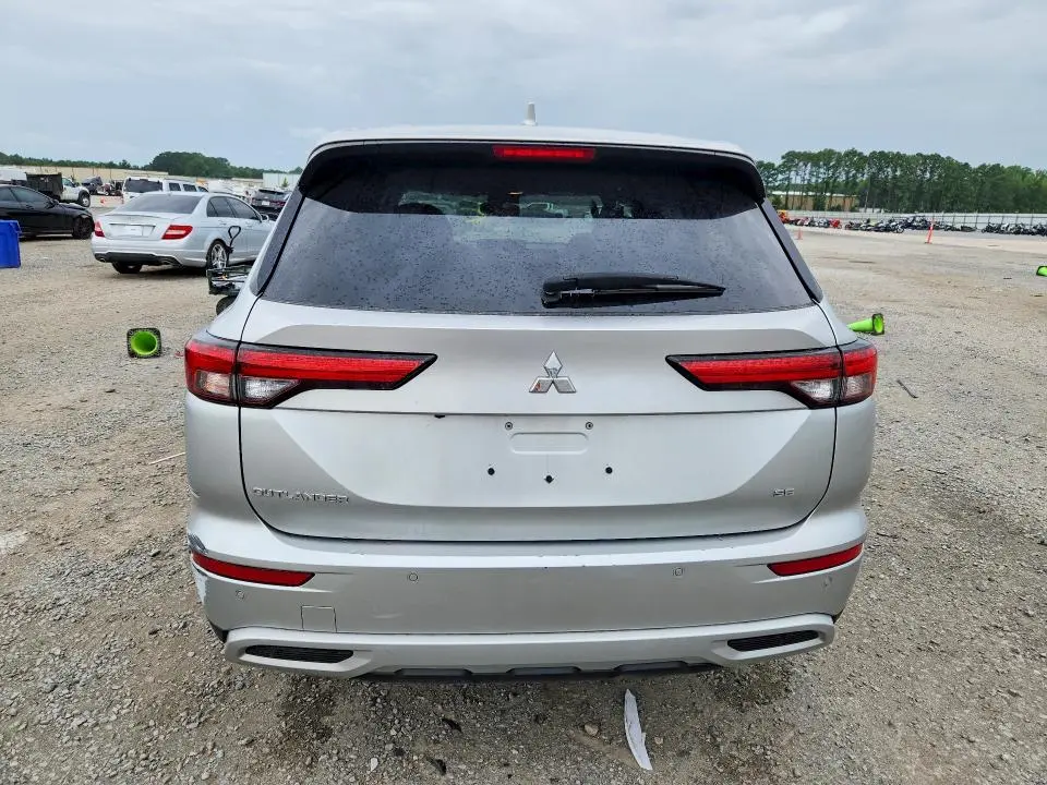 2024 MITSUBISHI OUTLANDER SE  