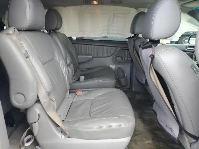 2010 TOYOTA SIENNA XLE