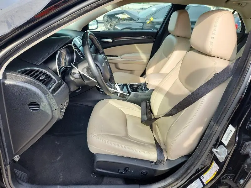 2016 CHRYSLER 300 LIMITED  