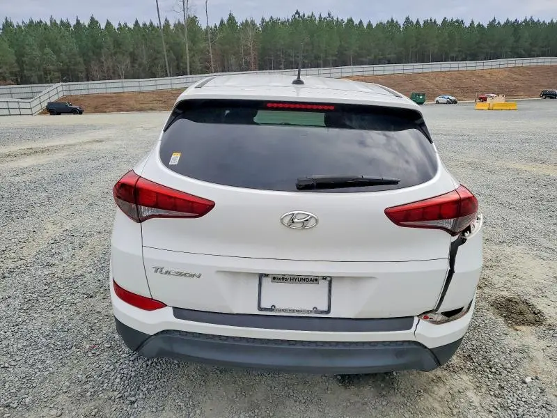 2017 HYUNDAI TUCSON SE  