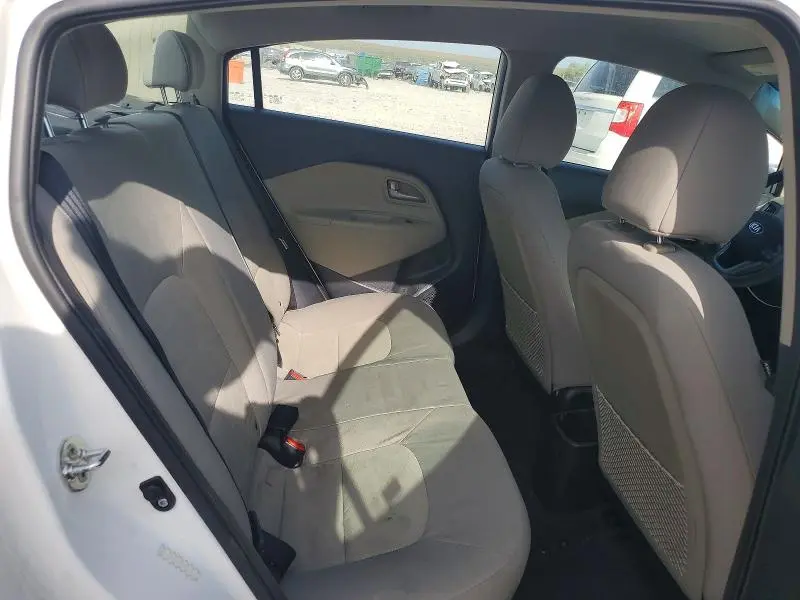2015 KIA RIO LX  