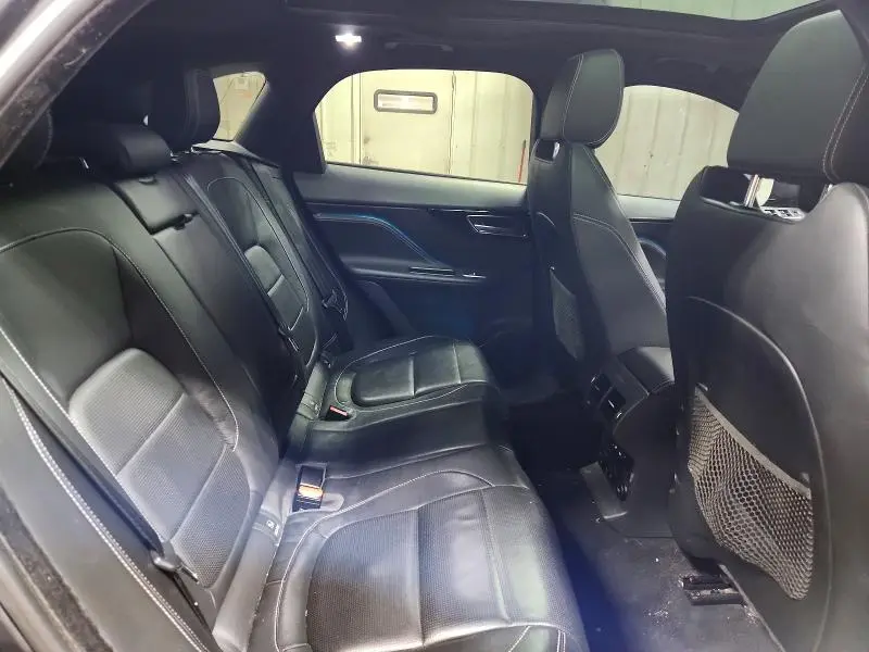 2017 JAGUAR F-PACE R - SPORT  