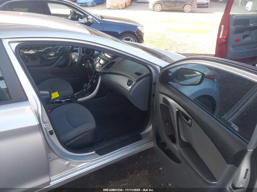 2014 HYUNDAI ELANTRA SE