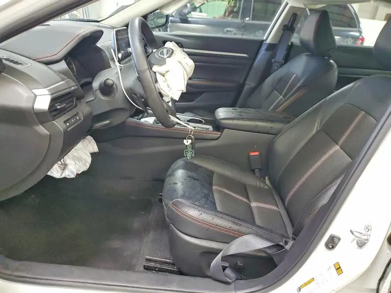 2024 NISSAN ALTIMA SR  