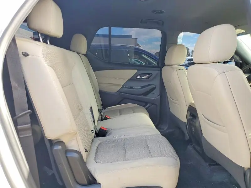 2022 CHEVROLET TRAVERSE LS  