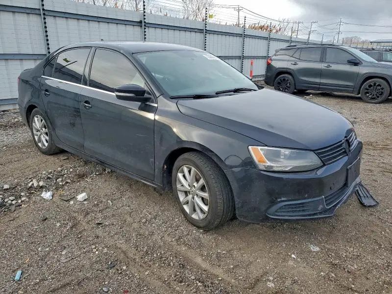 2013 VOLKSWAGEN JETTA SE  