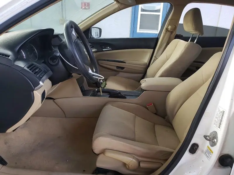 2011 HONDA ACCORD LX  