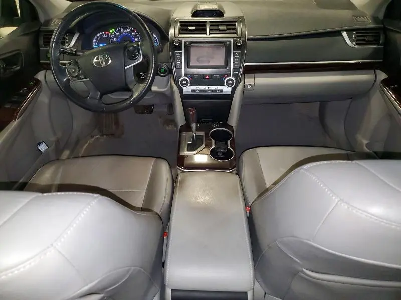 2014 TOYOTA CAMRY XLE V6  