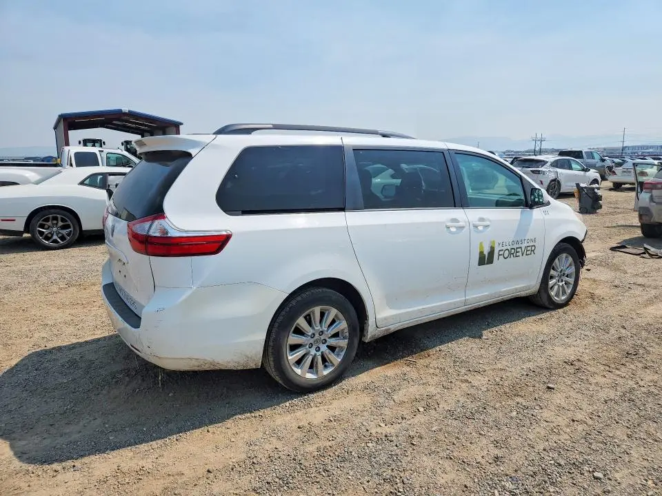 2015 TOYOTA SIENNA LE  