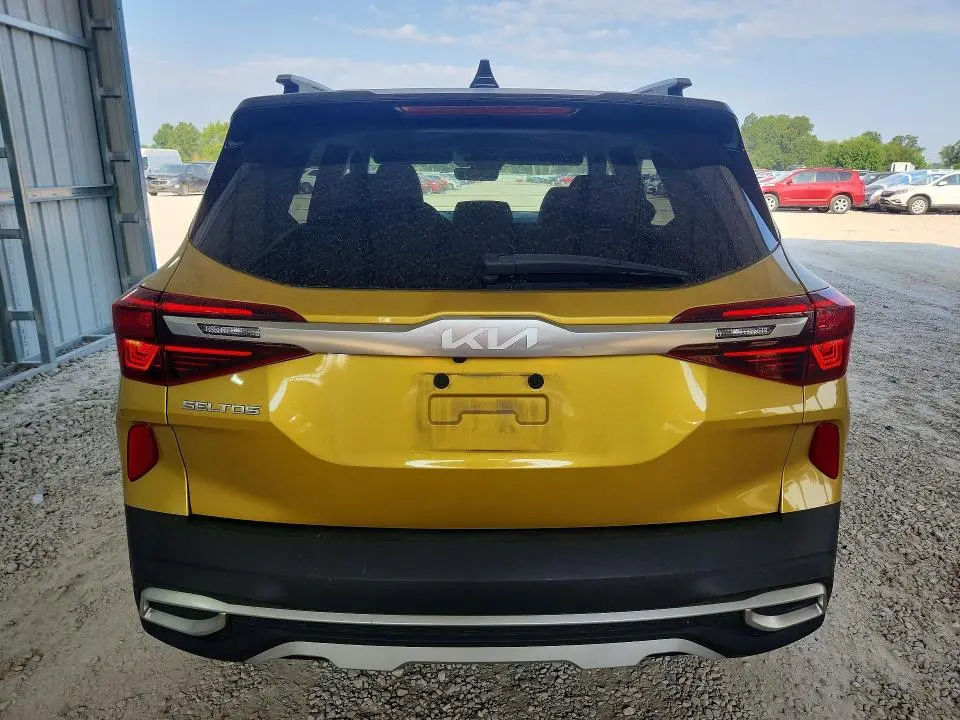 2022 KIA SELTOS S  