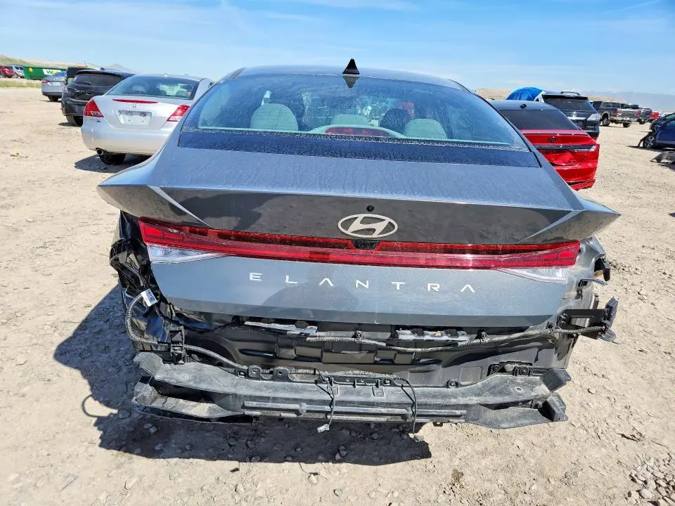 2024 HYUNDAI ELANTRA SEL  