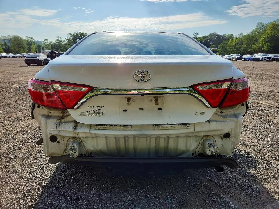 2016 TOYOTA CAMRY LE  